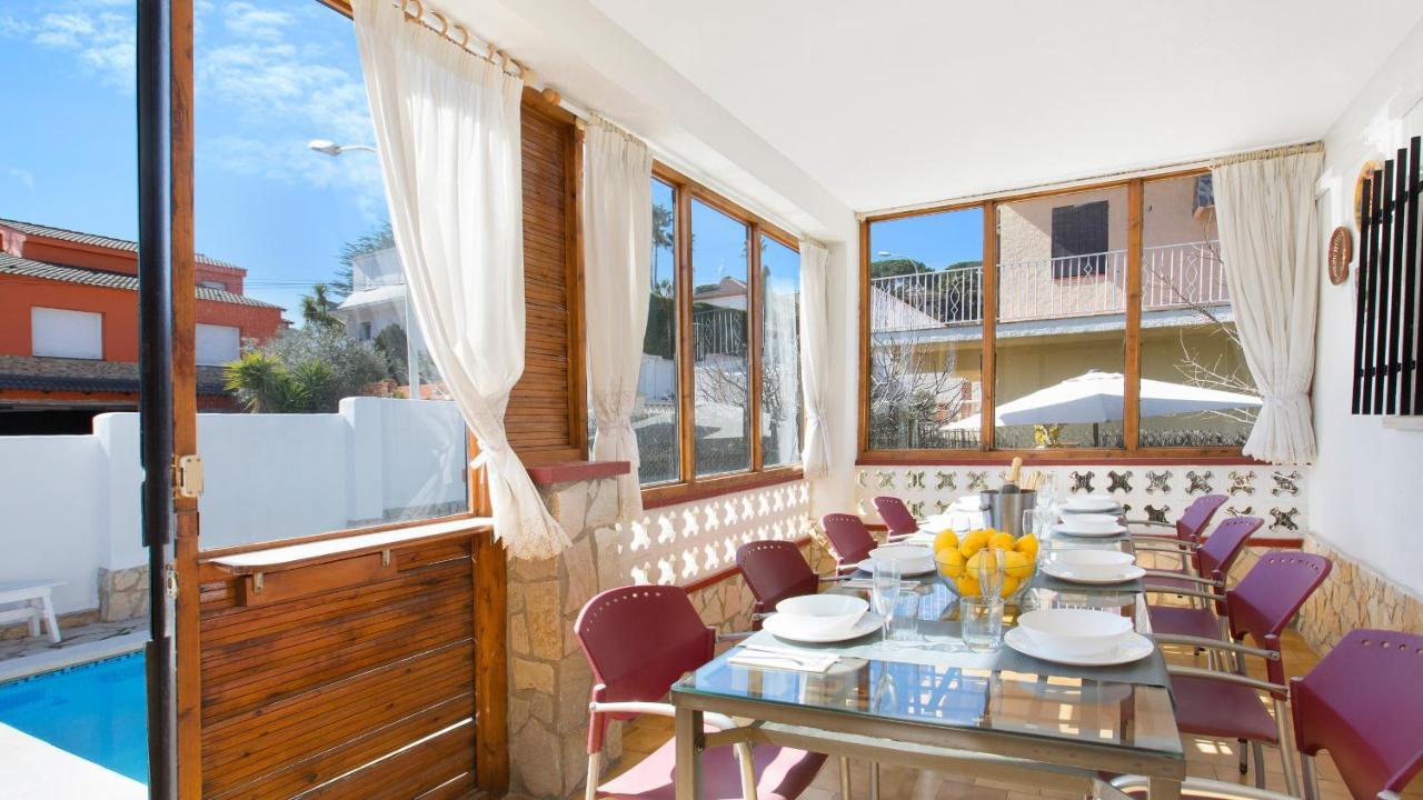 Villa Tensi Blanes Luaran gambar